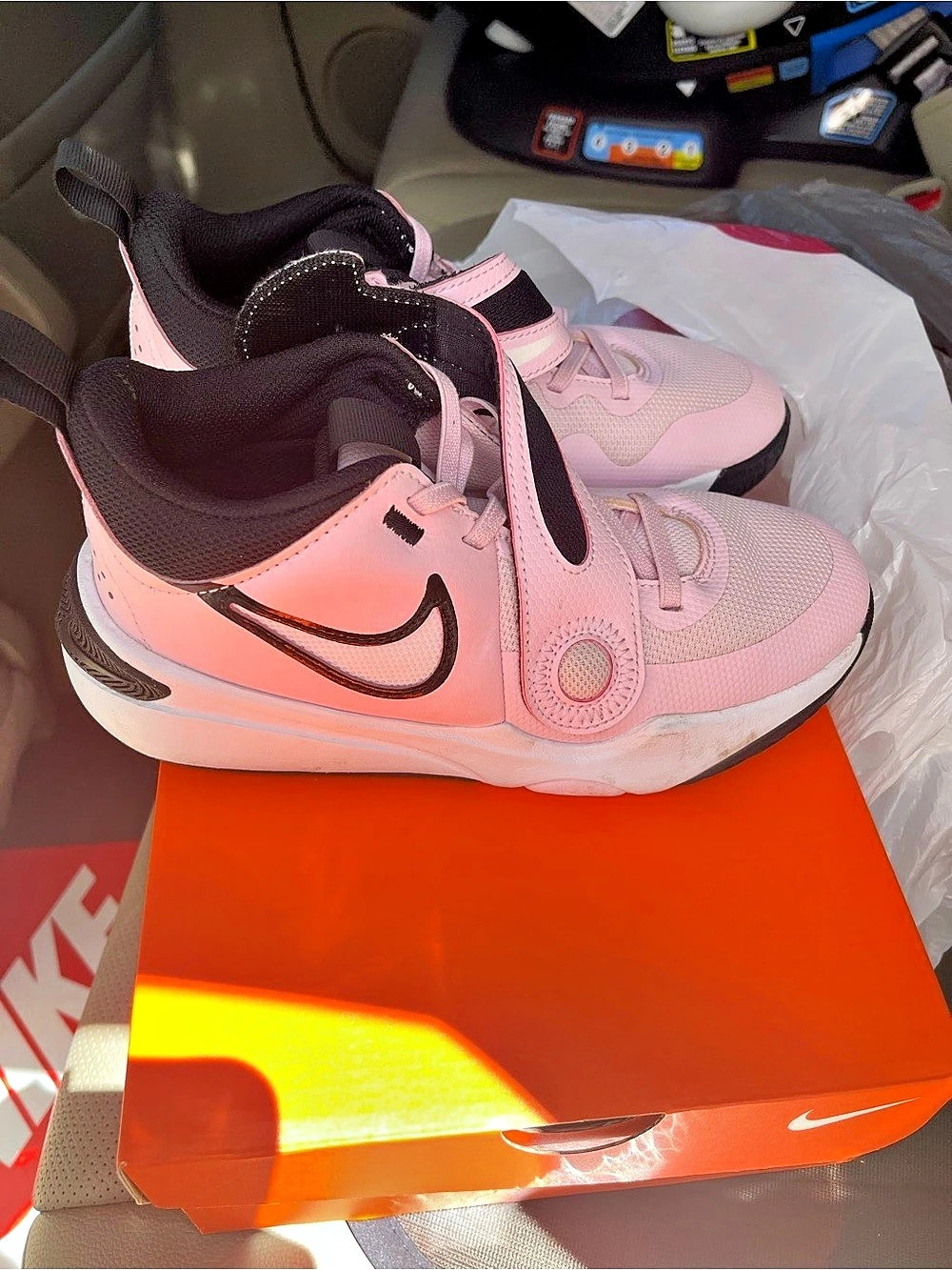 Nike Team Hustle D 11 GS Pink & Black Girls US 4Y